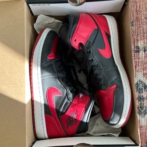 Air Jordan 1 mid